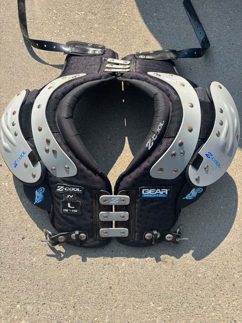 Gear Pro-Tec Z-Cool JV Football Shoulder Pads, Size Large (15"-16")